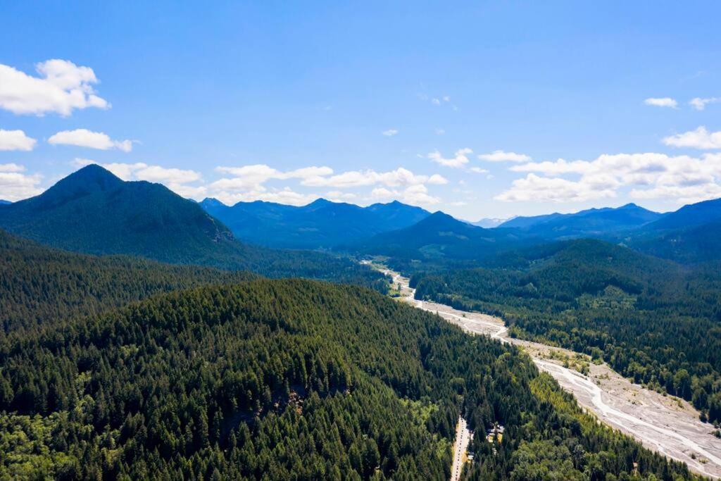 New Tiny Steps Away From Mt. Rainier Holiday home *