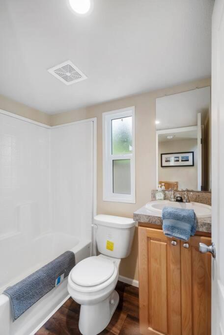 New Tiny Steps Away From Mt. Rainier Holiday home Ashford