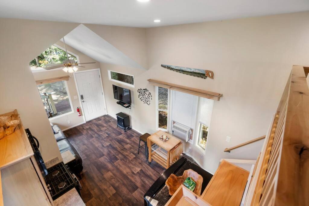 Holiday home New Tiny Steps Away From Mt. Rainier